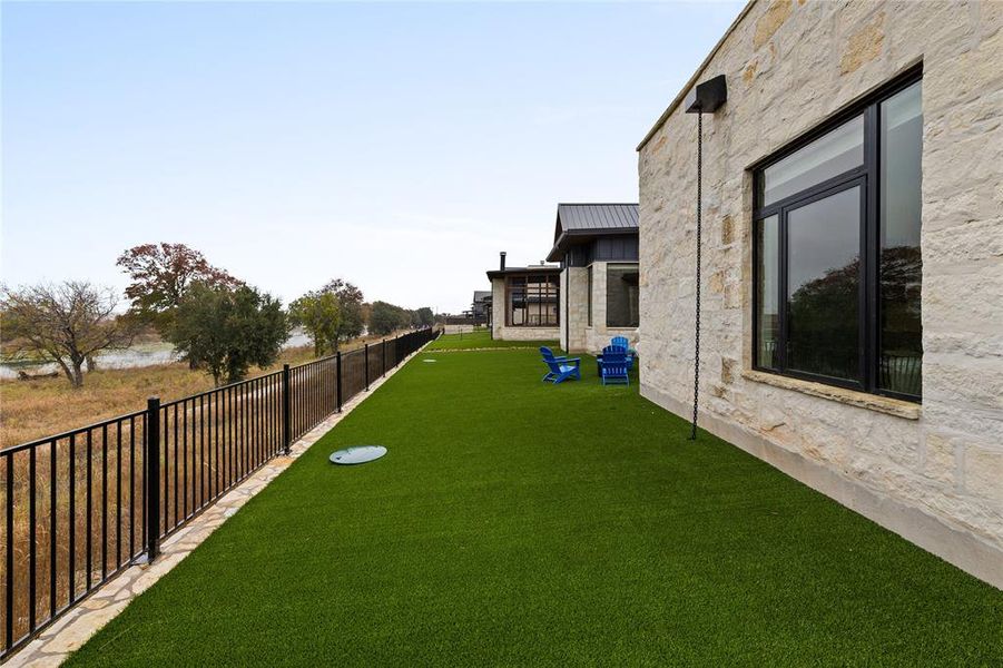 Exterior details and patio area of a home in , Iredell (Image 3).