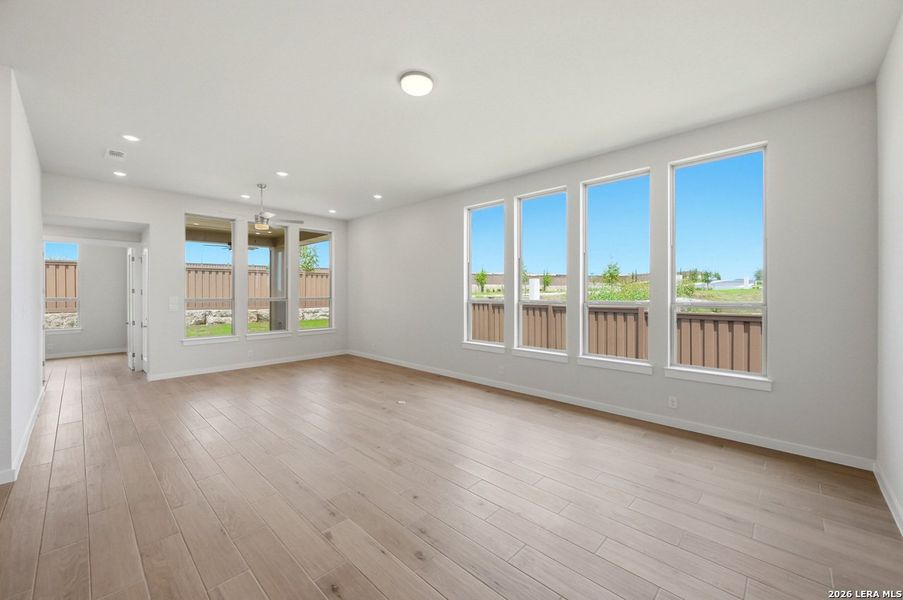 Spacious, unfurnished interior of a new home in Mayfair, New Braunfels (Image 23).