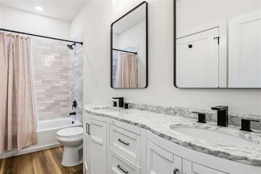 Furnished interior view inside a new home in , Winston (Image 41).