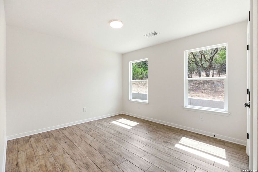 Spacious, unfurnished interior of a new home in , Fischer (Image 21).