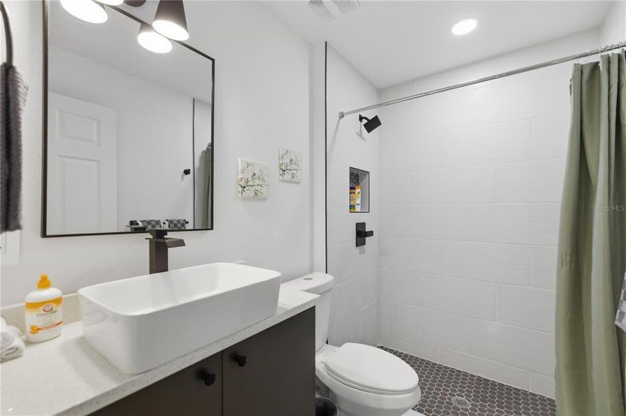 Furnished interior view inside a new home in , Ocala (Image 14).