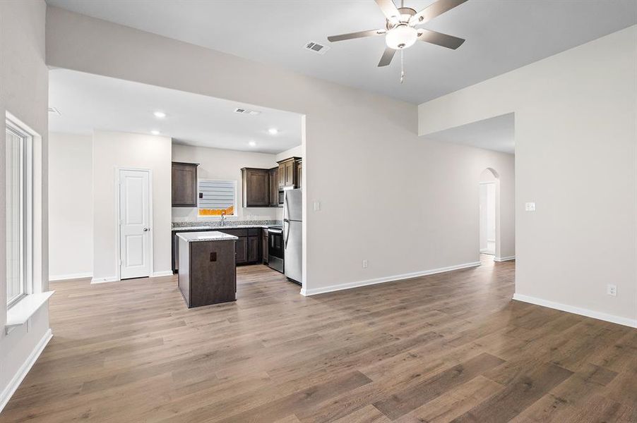 Spacious, unfurnished interior of a new home in College Park, Dallas (Image 10). Spacious, unfurnished interior of a new home in College Park, Dallas (Image 10).