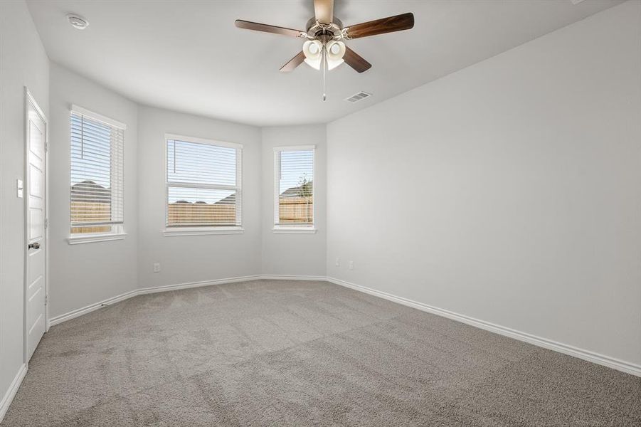 Spacious, unfurnished interior of a new home in Retreat at Fossil Creek, Fort Worth (Image 14). Spacious, unfurnished interior of a new home in Retreat at Fossil Creek, Fort Worth (Image 14).