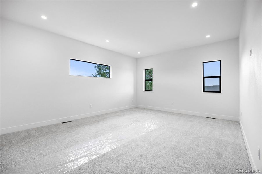 Spacious, unfurnished interior of a new home in , Denver (Image 40).