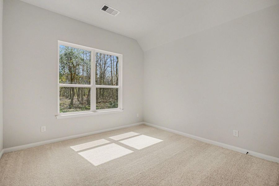 Spacious, unfurnished interior of a new home in Encino Estates, Dayton (Image 29).
