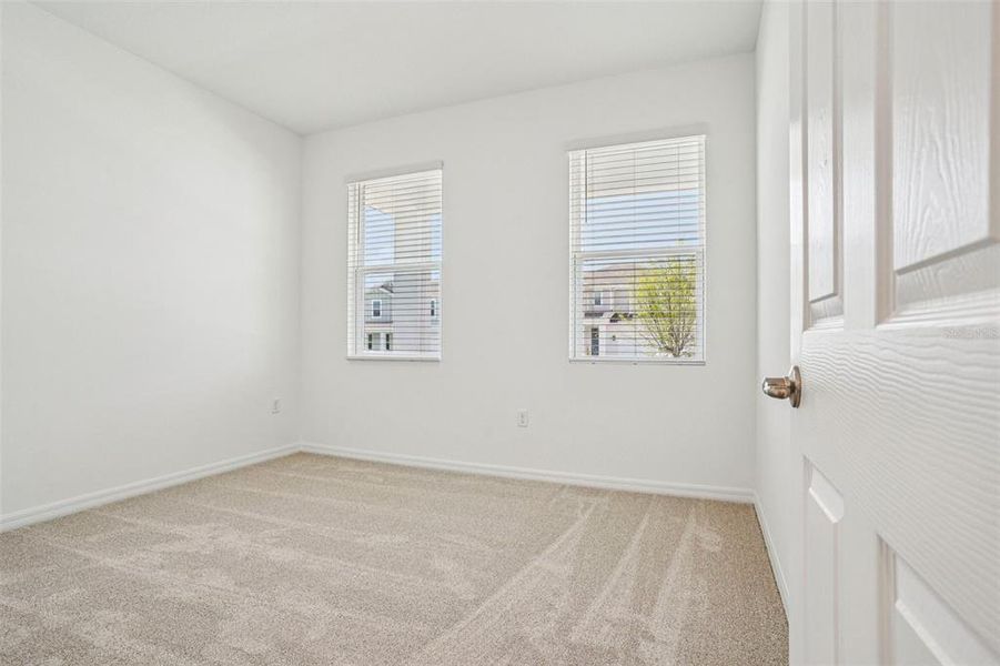 Spacious, unfurnished interior of a new home in Oakview, Apopka (Image 26).