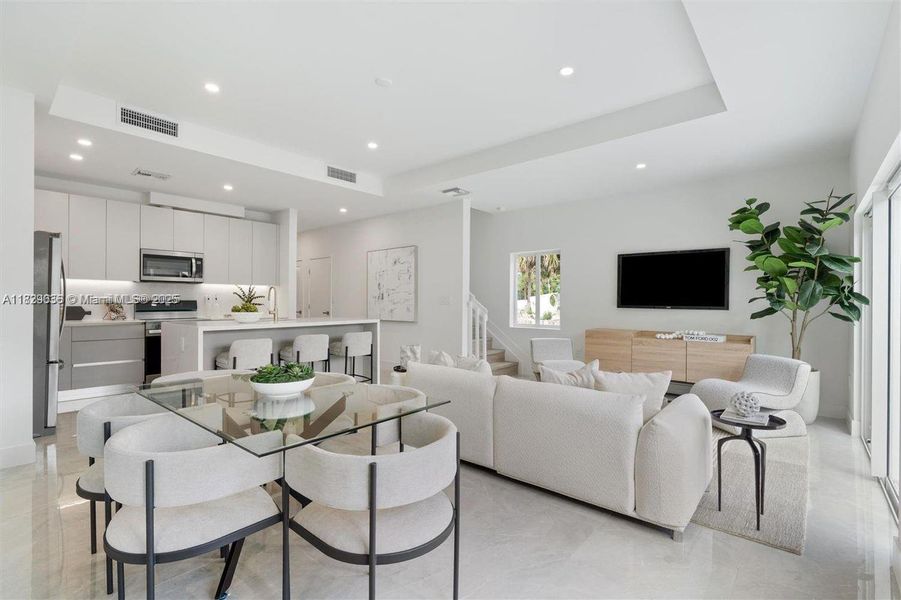 Furnished interior view inside a new home in , Coral Springs (Image 9).