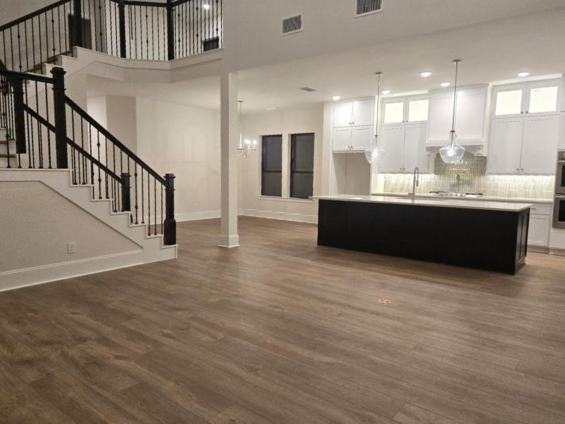 Spacious, unfurnished interior of a new home in The Meadows at Imperial Oaks, Conroe (Image 25).