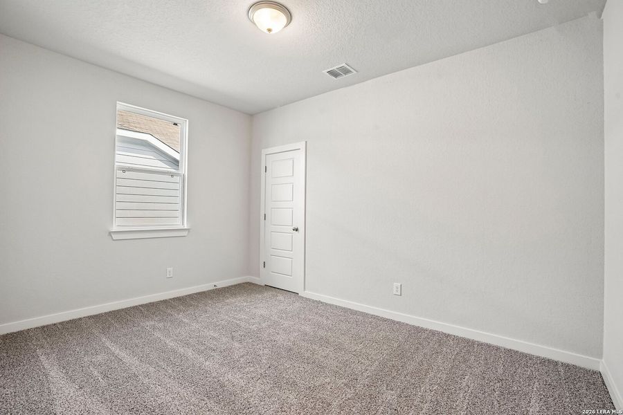 Spacious, unfurnished interior of a new home in Highland Ridge, San Antonio (Image 19). Spacious, unfurnished interior of a new home in Highland Ridge, San Antonio (Image 19).