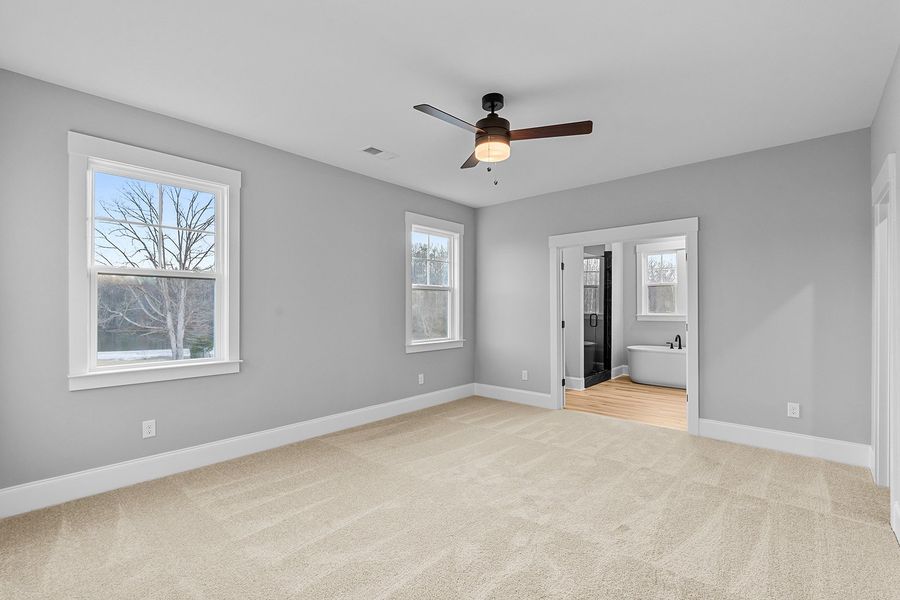 Spacious, unfurnished interior of a new home in Hanes Lake, Winston-Salem (Image 31).