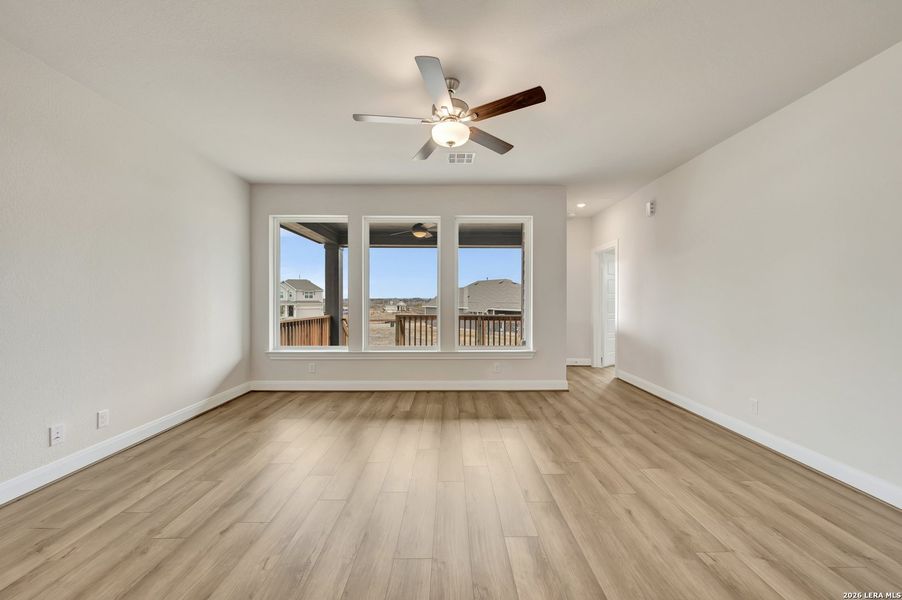 Spacious, unfurnished interior of a new home in The Crossvine 45’, Schertz (Image 20).