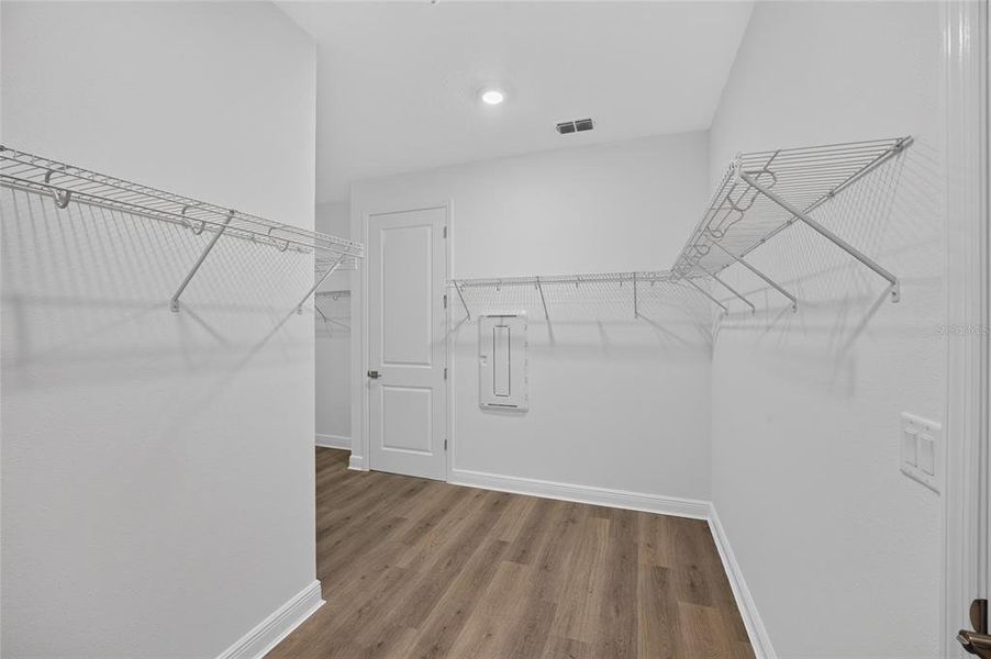 Spacious, unfurnished interior of a new home in , Ocala (Image 48).