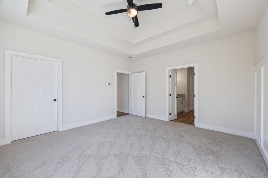 Spacious, unfurnished interior of a new home in , Hartwell (Image 31).