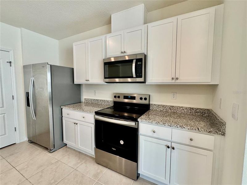 Furnished interior view inside a new home in Eden Hills, Lake Alfred (Image 6).