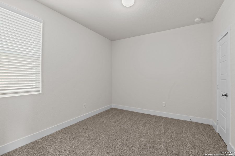 Spacious, unfurnished interior of a new home in Hunters Ranch, San Antonio (Image 19). Spacious, unfurnished interior of a new home in Hunters Ranch, San Antonio (Image 19).