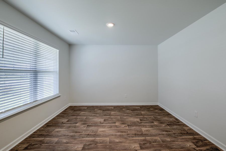 Spacious, unfurnished interior of a new home in Stone Ridge, Moncks Corner (Image 39).