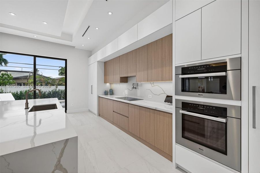 Furnished interior view inside a new home in , Fort Lauderdale (Image 16).