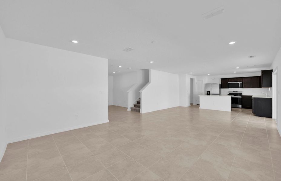 Spacious, unfurnished interior of a new home in Wells Landing, Jacksonville (Image 16).