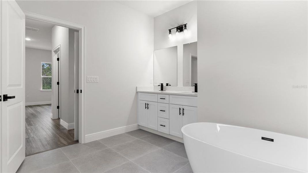 Furnished interior view inside a new home in , Ocala (Image 9).