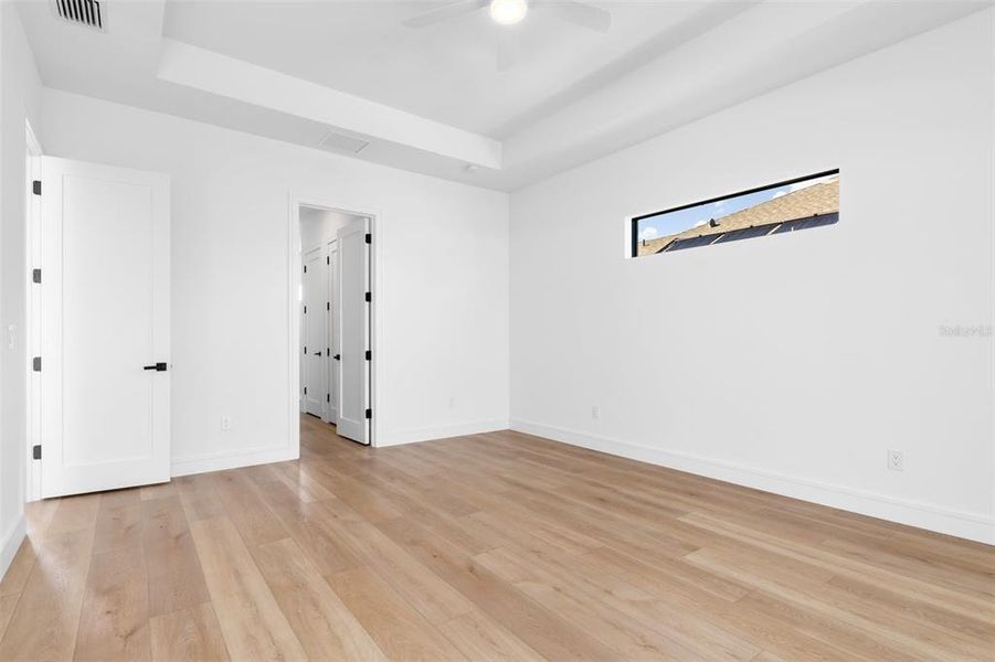 Spacious, unfurnished interior of a new home in , Port Charlotte (Image 37).