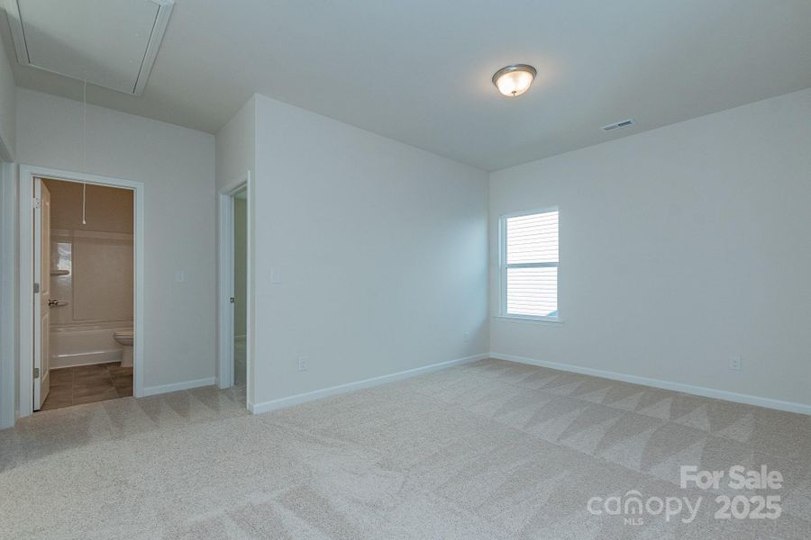 Spacious, unfurnished interior of a new home in Country Club Village, Salisbury (Image 19).