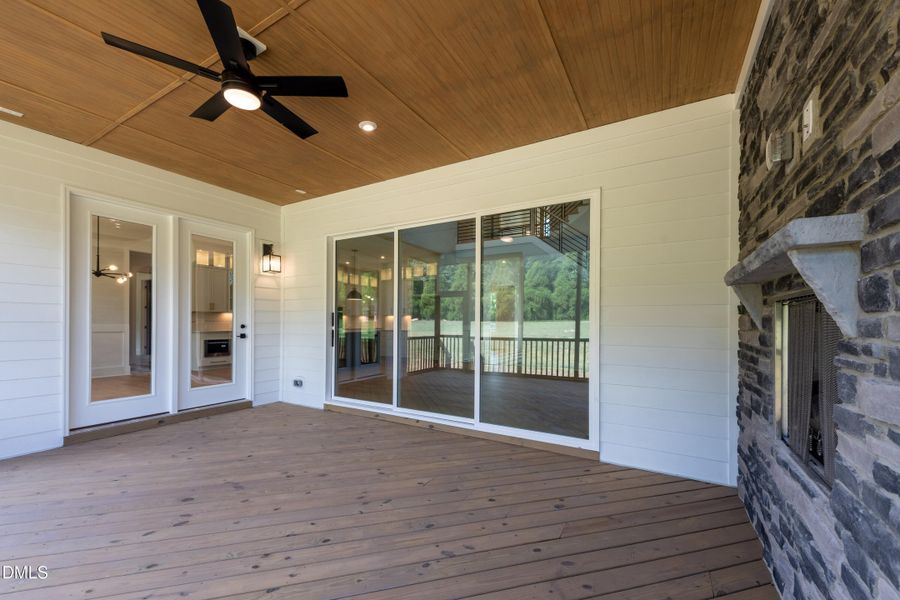 RGA-0436-00_Champlain A_Outdoor Living A RGA-0436-00_Champlain A_Outdoor Living A