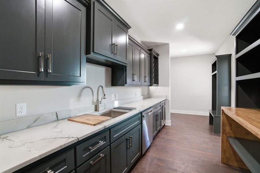 Furnished interior view inside a new home in , Abilene (Image 9).