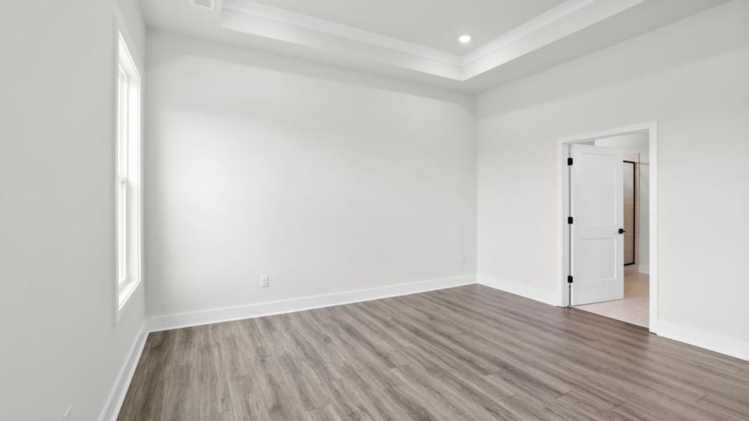 Spacious, unfurnished interior of a new home in Sunset Summits, Spartanburg (Image 33).