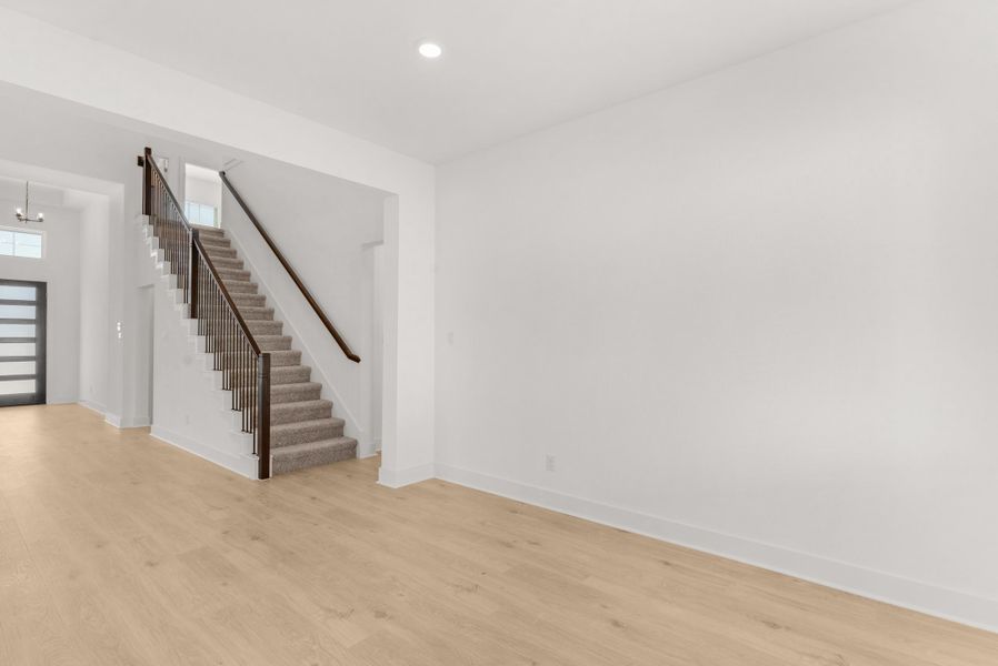 Spacious, unfurnished interior of a new home in Parkside on the River, Georgetown (Image 51).