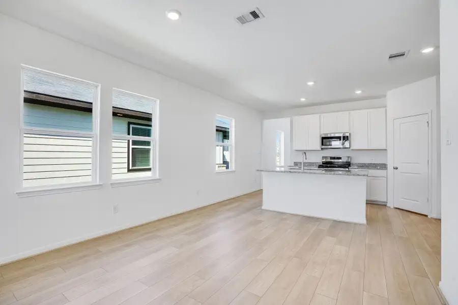 Spacious, unfurnished interior of a new home in Ryehill, Richmond (Image 10).