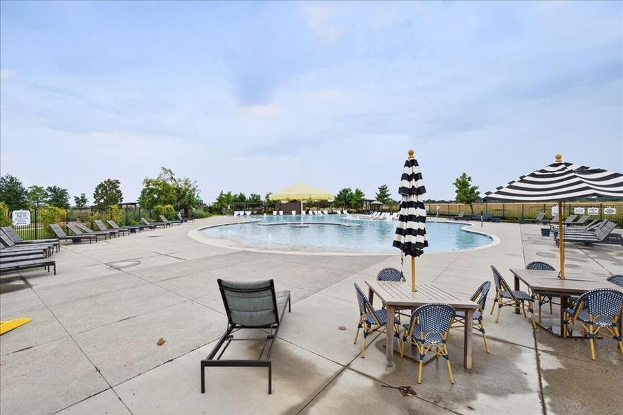 Community pool, lots of great outdoor spaces