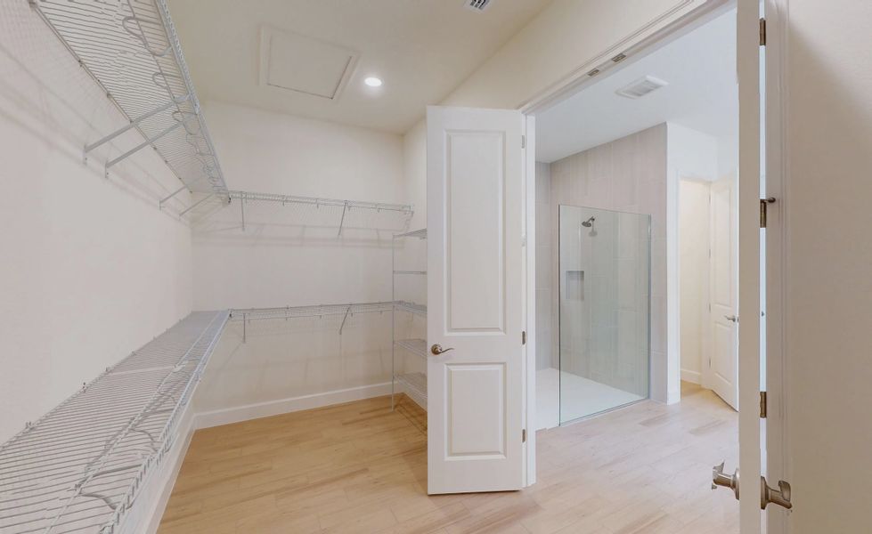 Spacious, unfurnished interior of a new home in Woodhaven, Port Orange (Image 22).