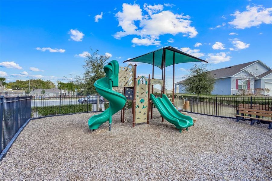 Community amenities in Westridge Park, Zellwood (Image 27).