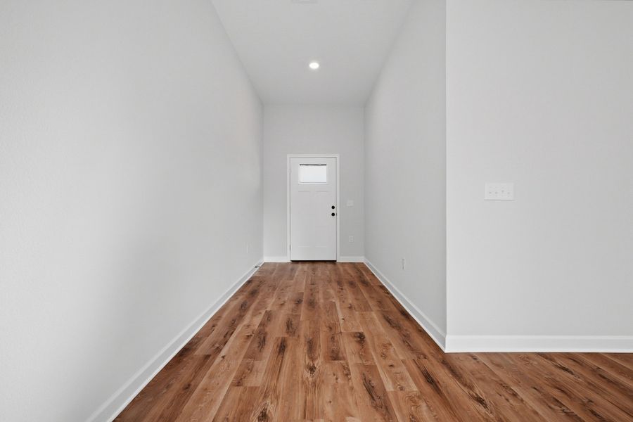 Spacious, unfurnished interior of a new home in Barton's Bend, Crestview (Image 31). Spacious, unfurnished interior of a new home in Barton's Bend, Crestview (Image 31).