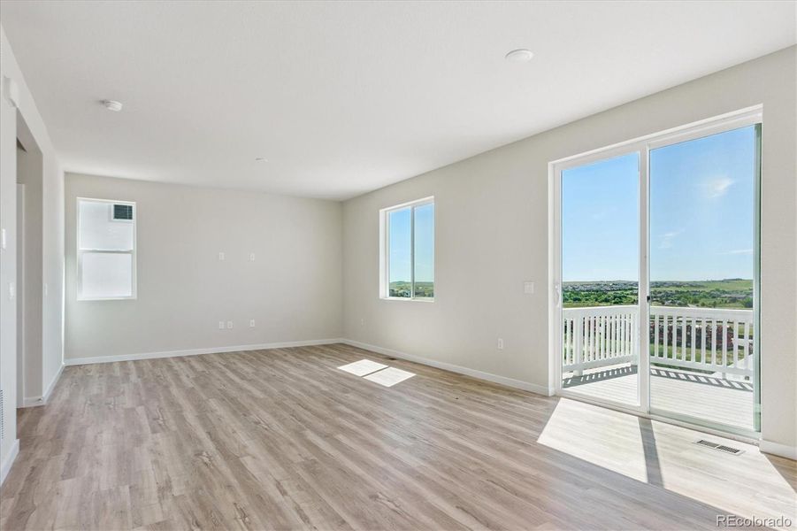 Spacious, unfurnished interior of a new home in Sweetgrass, Dacono (Image 20).