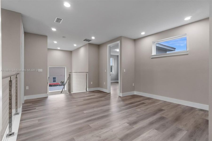 Spacious, unfurnished interior of a new home in , St. Cloud (Image 23).
