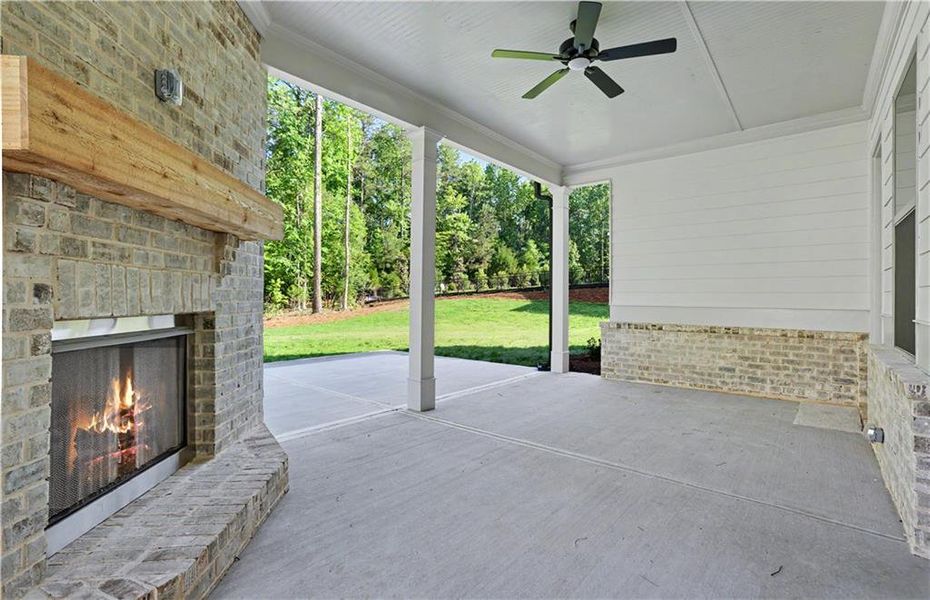 Exterior details and patio area of a home in , Jefferson (Image 3).