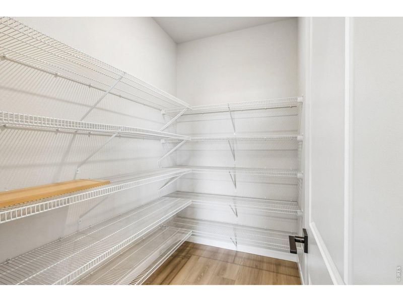 Spacious, unfurnished interior of a new home in Farmstead, Berthoud (Image 21).
