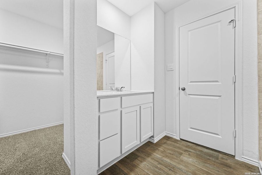 Furnished interior view inside a new home in Avenida, Converse (Image 7).