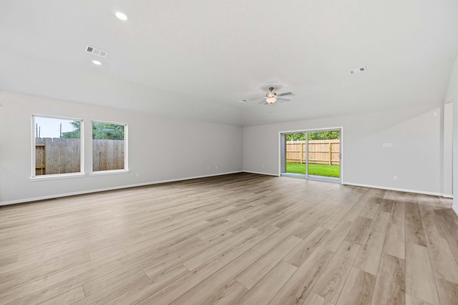 Spacious, unfurnished interior of a new home in Sundance Cove, Crosby (Image 13).