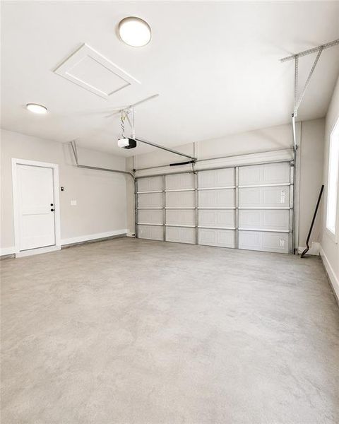 Spacious, unfurnished interior of a new home in , Gainesville (Image 18).