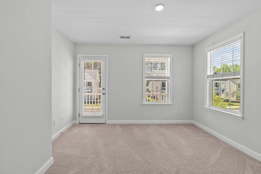 Spacious, unfurnished interior of a new home in , Summerville (Image 19).