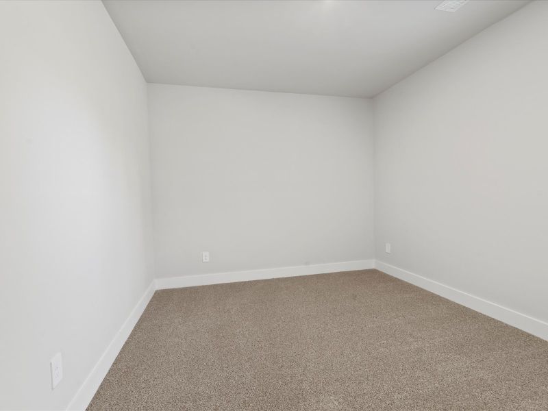 Spacious, unfurnished interior of a new home in Ashby Woods, Boiling Springs (Image 11).