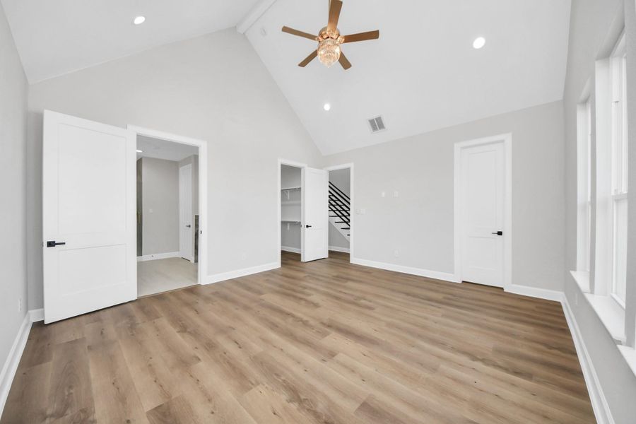 Spacious, unfurnished interior of a new home in , Houston (Image 29).