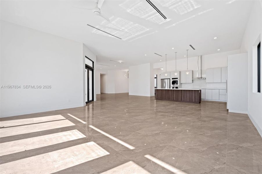 Spacious, unfurnished interior of a new home in , Davie (Image 23).