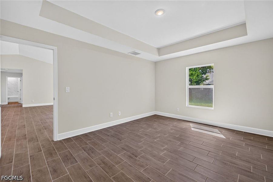 Spacious, unfurnished interior of a new home in Cape Coral, Cape Coral (Image 23). Spacious, unfurnished interior of a new home in Cape Coral, Cape Coral (Image 23).
