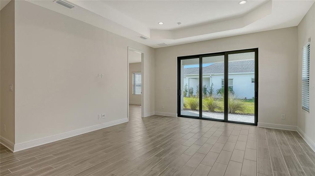 Spacious, unfurnished interior of a new home in Canoe Creek, Parrish (Image 13).