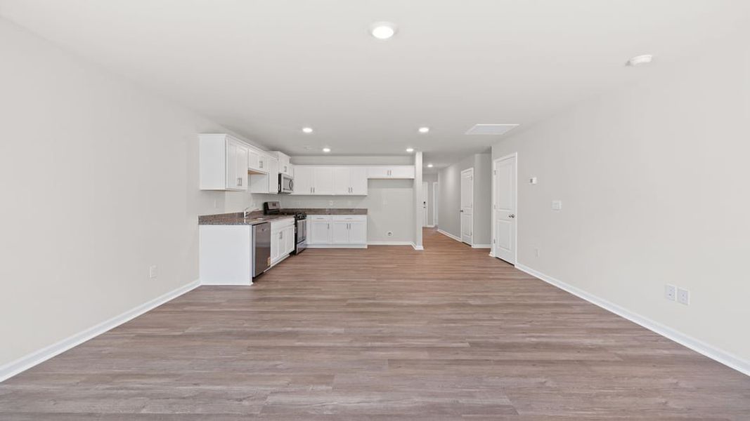 Spacious, unfurnished interior of a new home in Cloverdale Hills, Piedmont (Image 18).