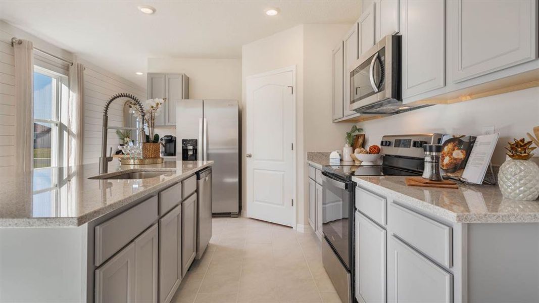 Furnished interior view inside a new home in Fox Branch, Lakeland (Image 20).