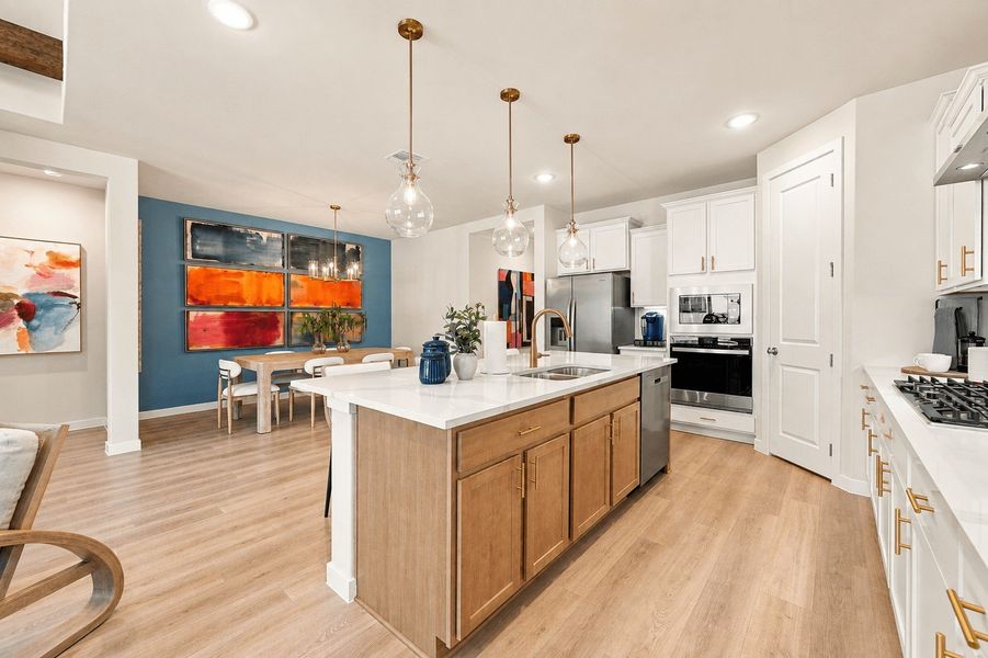 Representative furnished interior of a home built from the Tularosa by Hakes Brothers in The Woodlands, Mico (Image 19).